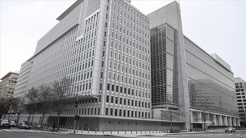 DÜNYA BANKASI KÜRESEL EKONOMİK BÜYÜME TAHMİNLERİNİ BU YIL İÇİN YÜKSELTTİ