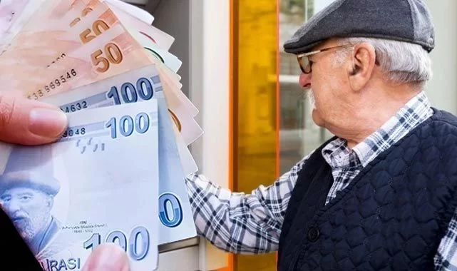 EMEKLİ BAYRAM İKRAMİYESİ AYIN KAÇINDA YATACAK?