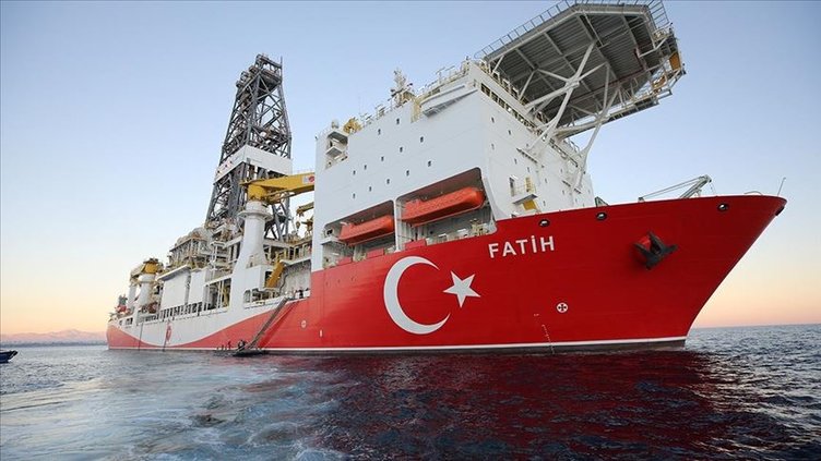 KARADENİZ GAZINI KARAYA TAŞIYACAK BORULARIN DENİZ TABANINA YERLEŞTİRİLME İŞLEMİ TAMAMLANDI