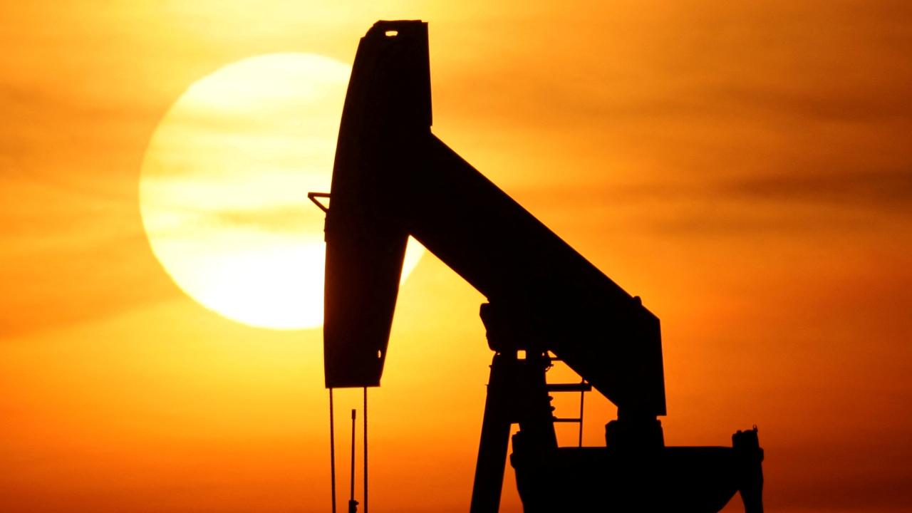 OPEC ÜLKELERİNİN ÜRETİM KESİNTİSİ KARARI PETROL PİYASASINDA TEDARİK AÇIĞINA NEDEN OLABİLİR