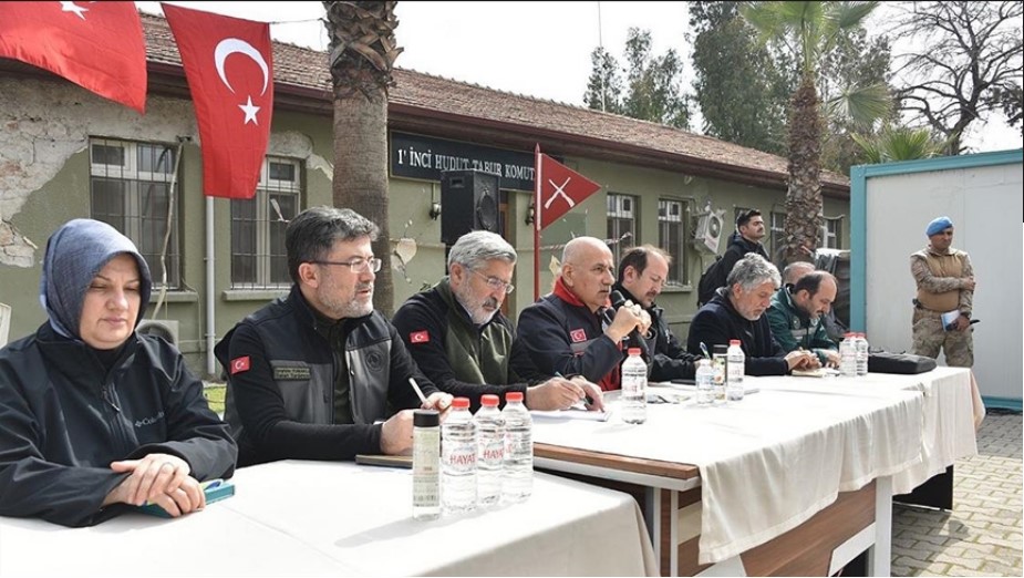 TARIM VE ORMAN BAKANI VAHİT KİRİŞÇİ DEPREMZEDELERLE BİR ARAYA GELDİ